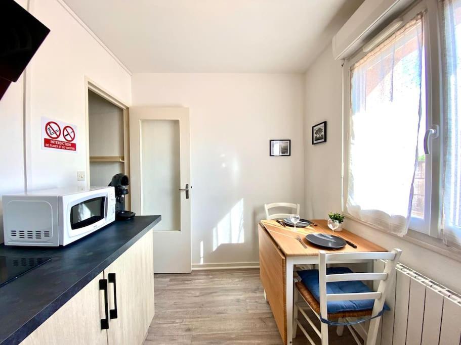 T2 Cosy Proche Hopital + Parking Gratuit Sur Place Auxerre Buitenkant foto